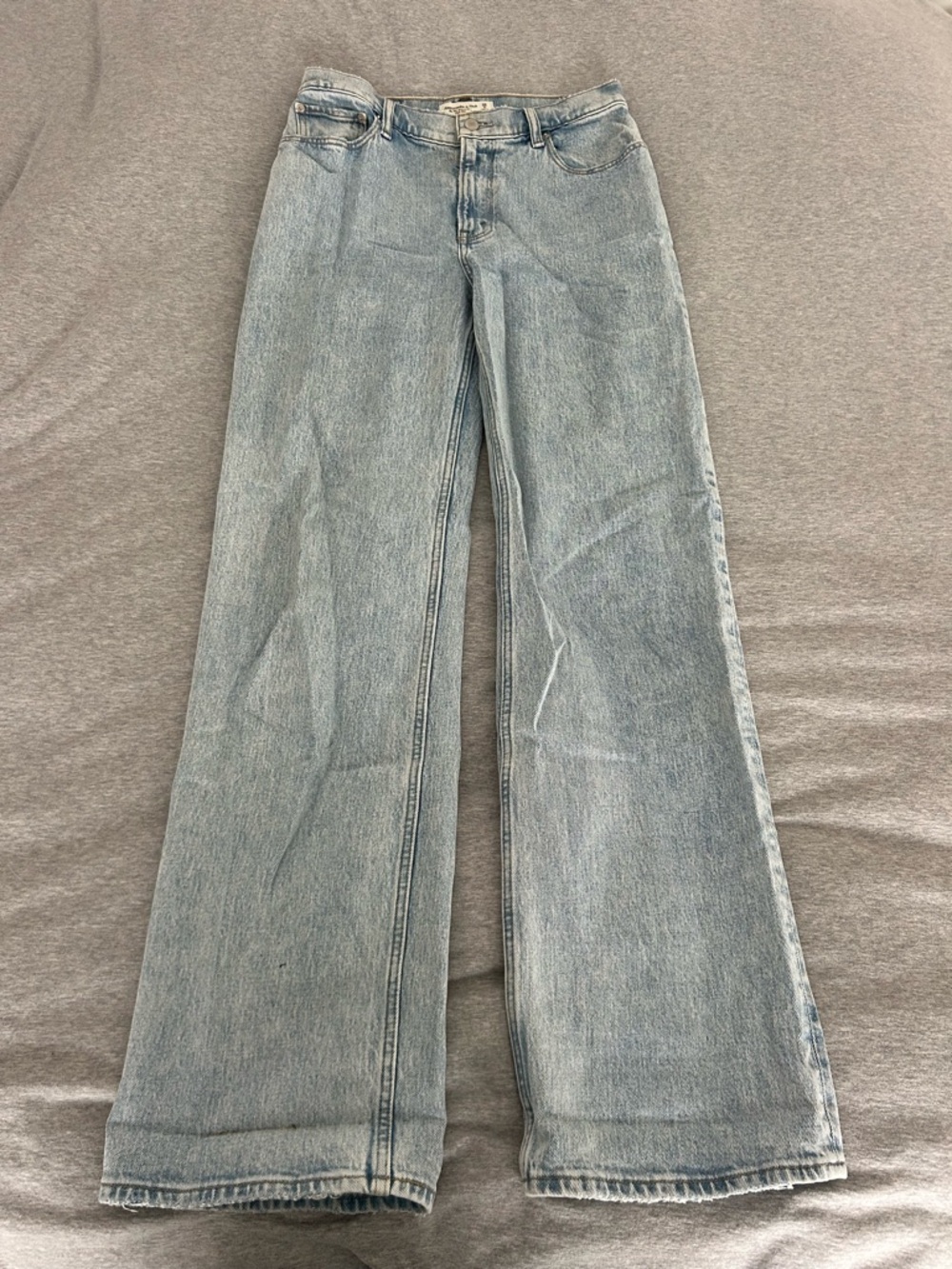 Abercrombie 90's relaxed Jean high rise size 6L